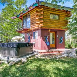 'Snowflake Cabin' - Mins to Cody & Red Lodge!, hotel u gradu Clark