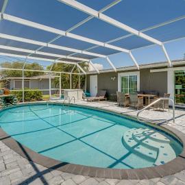 Sarasota Home w/ Pool: 4 Mi to Siesta Key Beach!