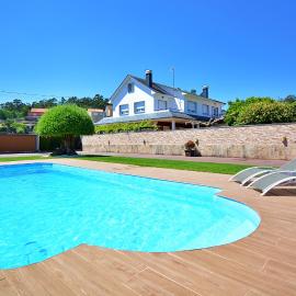 GALIHOST - Chalet con piscina en Vilagarcía de Arousa, hotel in Vilagarcia de Arousa