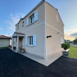 Maison jardin proche lac & Autoroute