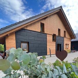 BergNest Ferienhäuser "Haus mit Herz"