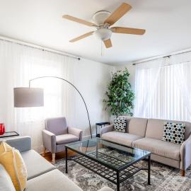 The B&W Haven 5BR Home with yard theater, hotel in Bridgeport