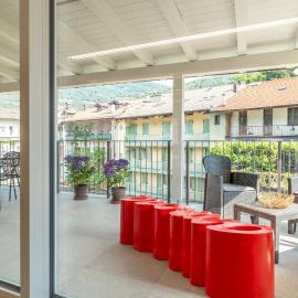 Luxury 2BR w/ River Castle View in Borgo Valsugana، فندق في بورغو