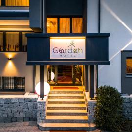 Hotel Garden - Adult Only، فندق في ميتزانا