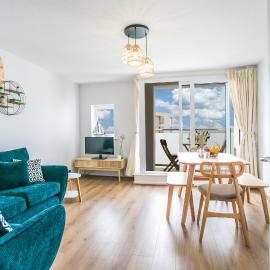 Blissview - Beach front apartment in East Wittering Village, hotel a Chichester