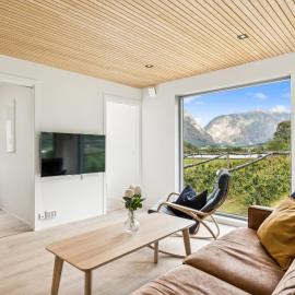 레르달쇠위리에 위치한 호텔 Jordeplegarden holiday home - Part of a farm - Two buildings - Close to Flåm