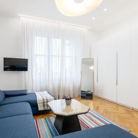 Palisady Charm - Stylish High Ceiling, Downtown, Parking
