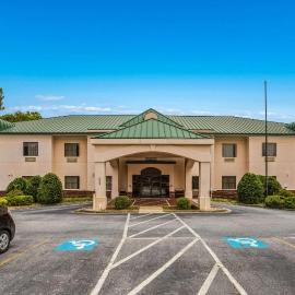 Econo Lodge Inn & Suites Marietta near Dobbins ARB, hotelli kohteessa Marietta