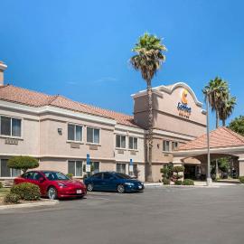 Comfort Suites Tulare Sequoia Gateway, hotell sihtkohas Tulare