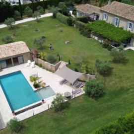Mas Provençale entre Avignon et St Remy de Provence, hôtel à Noves