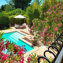 Vacances, hotel en Carnoux