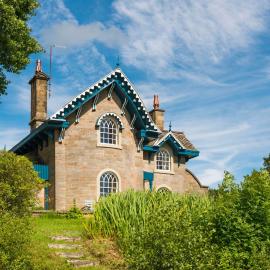 Swiss Cottage Chatsworth Estate، فندق في Beeley
