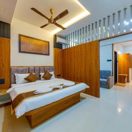 Hotel Blooming Soul, хотел в Колхапур