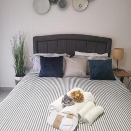Seaview Studio Penthouse, Hotel in Bahçeli