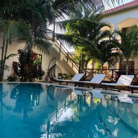 Reyna Resort By Cezere The Palm, hotel in Paje