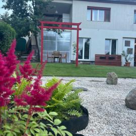 ZEN apartman, hotel in Leányfalu