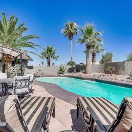 5 Mi to Beach: Poolside Paradise in Lake Havasu!, hotel in Lake Havasu City