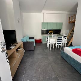 Liza's apartment 1f, hotel in Skataj