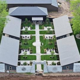 Big Cat Bungalows at The Haven - Lion 2, hotel em Canastota