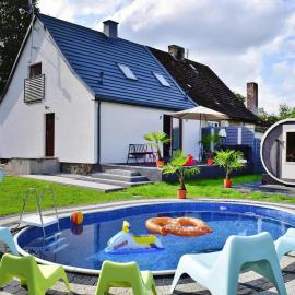 Holiday home with sauna and pool, 4 bedrooms