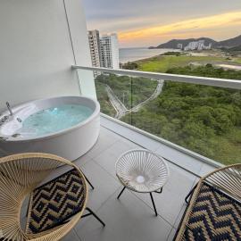 Suite Lujosa con Jacuzzi piso 14 vista al mar