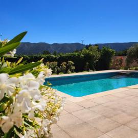 Le Clos Renaissance, hotel u gradu Opede