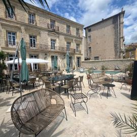 Demeure Sainte Clotilde, événementiel et chambres d'hôtes à Neffies, hotel em Néffiès