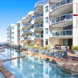 3 Bedroom Apartment with Lift, hotel i Caloundra