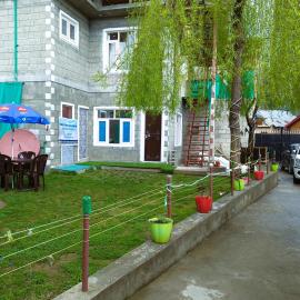 Valley Guest House Pahalgam, hotel in Kolur