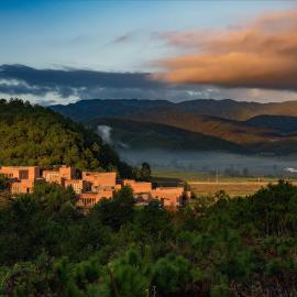 Linden Centre Shaxi, hotel en Diannan