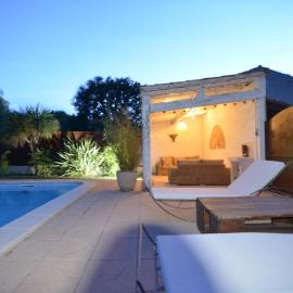La Lézarde, chambre d'hôte, piscine, salle d'eau privatif, café ou thé offert le matin, Hotel in Saint-Victor-la-Coste