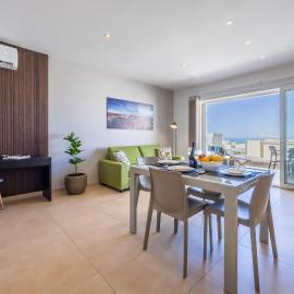 Fl6 TheLodge-2BED TERRACE,GARAGE by Homely, hotel a Mellieħa