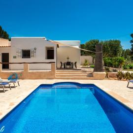 Villa Can Carreras, hotel in Sant Llorenç de Balafia