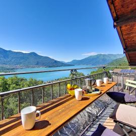 Panorama Ferienwohnung Lorenzo, hotel in Gera Lario