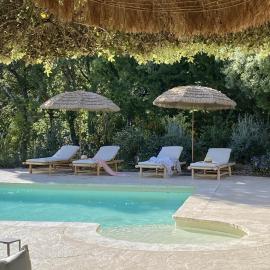 Fantastique VILLA LE BRUSQUET au pied d'une forêt provençale, hotel em Bédoin
