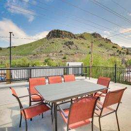 Lava Hot Springs Studio w/ Deck: Walk to Hot Pools, hotel in Lava Hot Springs