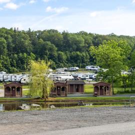 Cozy Cabin Within Campground, Hotel in Mifflinburg