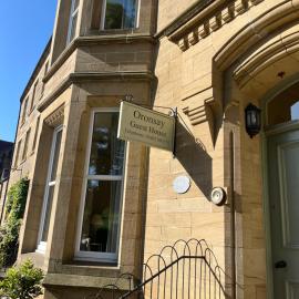 Oronsay Guest House, hotel a Alnwick