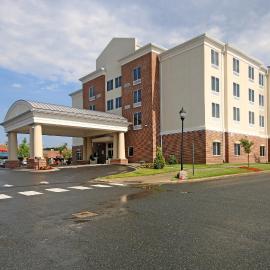 Holiday Inn Express & Suites Charlotte North by IHG