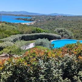 Supreme Beach Location with pool at Cala Sassari, hotel in Santa Marinella