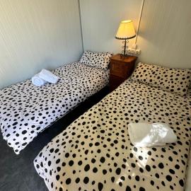 Bungalow GOLOSINA, hótel í Torrelaguna