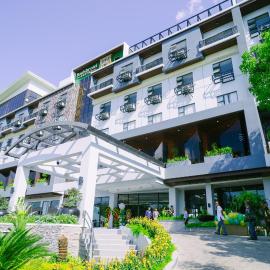 Badsbrotel Suites, hotel in Ipil