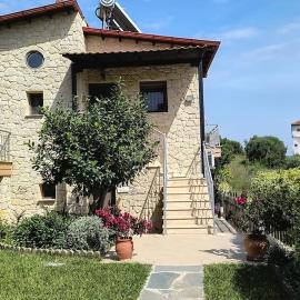 Dreamhouse Georgia โรงแรมในคัสซานเดรีย