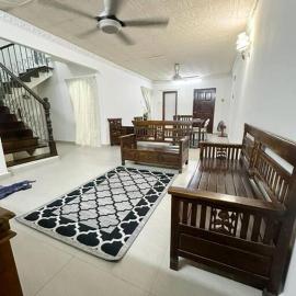 Homestay Serdang UPM MAEPS MARDI IOI CITY MALL - MOSLEM ONLY