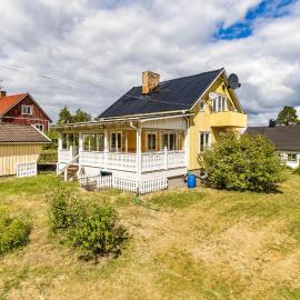 Relaxing Family Home Near The Lake, Hotel in Ställdalen