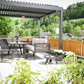 Ferienhaus JOLOISIA mit Blick auf Planai