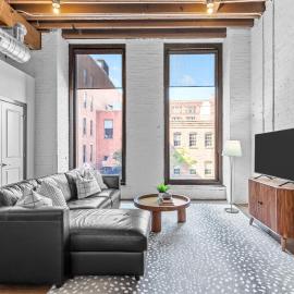 Brick & Bed Riverfront Lofts, P 3M, hotel in Saint Louis