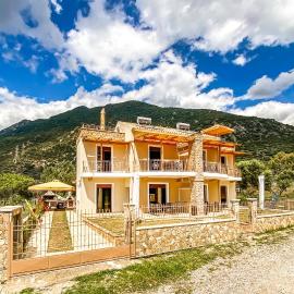 Beautiful Apartment In Nafpaktos، فندق في نافباكتوس