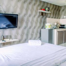 Fancy and Nice Studio at Serpong Greenview Apartment By Travelio