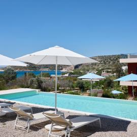 Augoustos ECO luxury apartments with pool – hotel w mieście Aghia Marina
